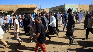 أيام الغضب في السودان.. قنابل الغاز في مواجهة الاحتجاجات المطالبة بإسقاط النظام