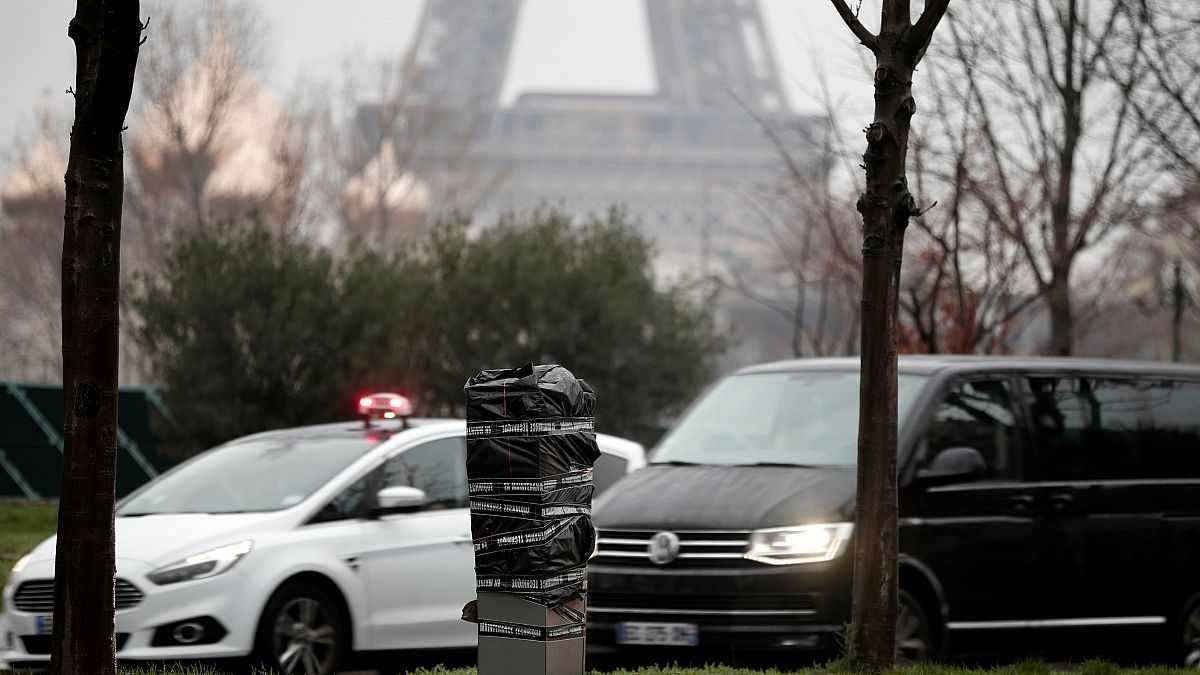 Взрыв в Париже унёс жизни нескольких человек