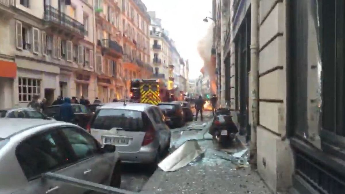 Parigi: tre morti nell'esplosione in un negozio, italiana tra i feriti