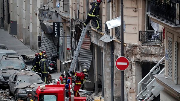 Paris: Sicherheitskräfte bergen 4. Todesopfer nach Gasexplosion Paris: Sicherheitskräfte bergen 4. Todesopfer nach Gasexplosion