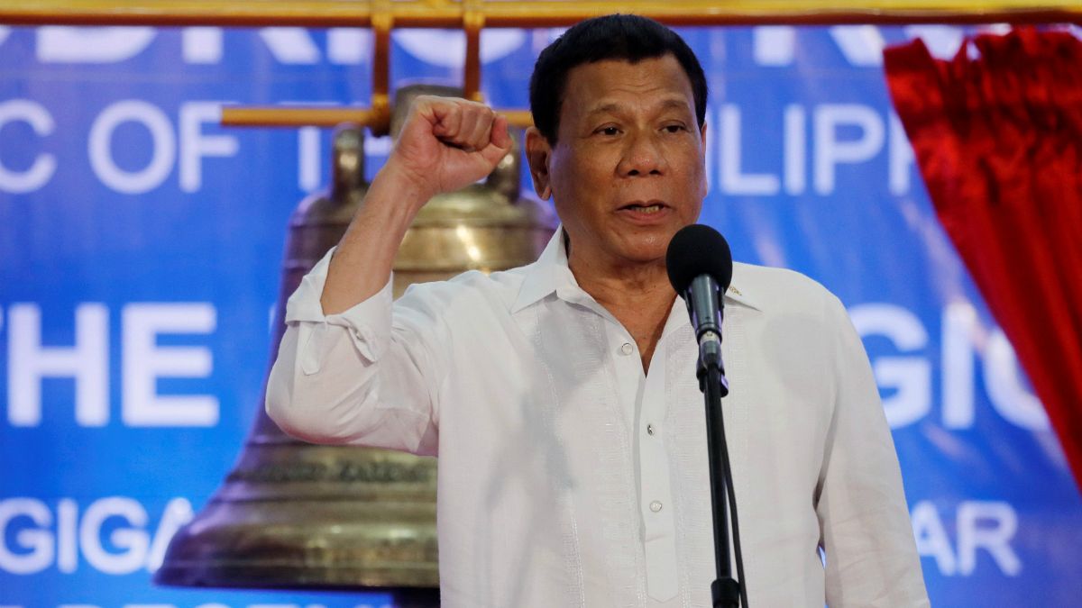 رئیس جمهوری فیلیپین: اسقف‌ها حرامزاده هستند