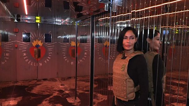 Zoff in Paris: Keine Bar für den "Henker von Medellin"