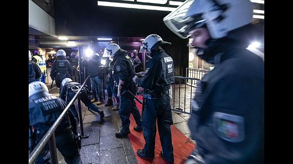 Kampf gegen Clans: 14 Festnahmen bei Großrazzia in NRW Kampf gegen Clans: 14 Festnahmen bei Großrazzia in NRW