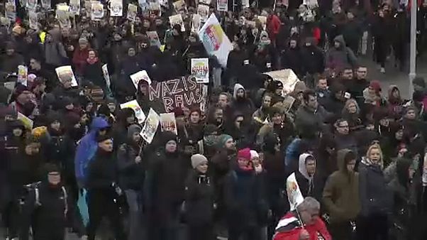 Antifasiszta tüntetés az AfD kongresszusánál Antifasiszta tüntetés az AfD kongresszusánál