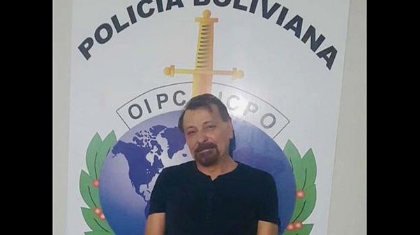 Linksextremist Battisti wird nach Italien ausgeliefert Linksextremist Battisti wird nach Italien ausgeliefert