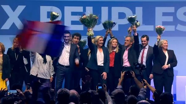 Francia, Marine Le Pen apre la campagna della destra per le europee Francia, Marine Le Pen apre la campagna della destra per le europee