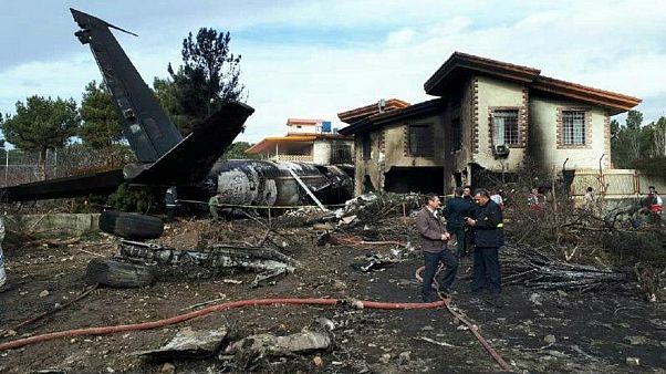 15 muertos y un herido grave en un accidente aéreo en Irán 15 muertos y un herido grave en un accidente aéreo en Irán