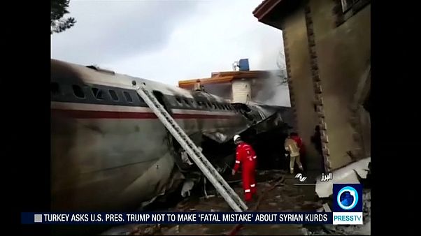 Frachtflugzeug im Iran abgestürzt Frachtflugzeug im Iran abgestürzt