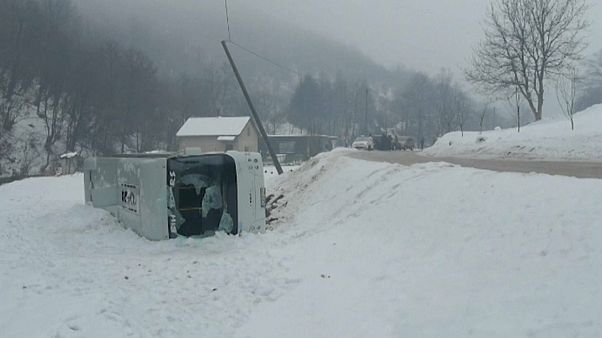 Nevões provocam o caos na Europa Nevões provocam o caos na Europa