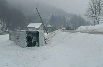 Neve: in Bosnia gravi incidenti stradali. Valanga su hotel in Baviera