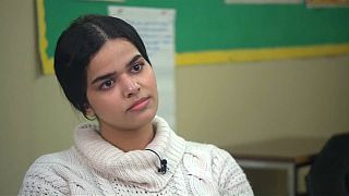 «Σπάει τη σιωπή της» η 18χρονη πρόσφυγας από τη Σαουδική Αραβία