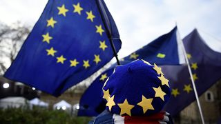 Brexit: τα βασικά σενάρια των εξελίξεων μετά την απόρριψη της συμφωνίας