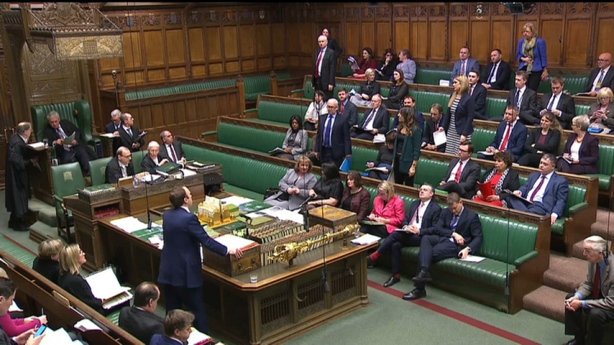 A brit parlament megkezdte a brexit-megállapodás vitáját. Kövesse élőben az Euronewson!