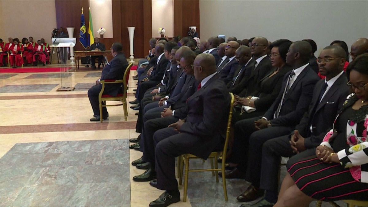 Ali Bongo, de retour à Libreville, assiste à la prestation du nouveau gouvernement