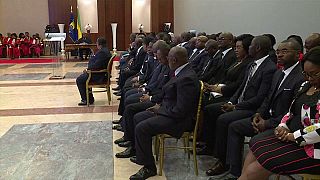 Ali Bongo, de retour à Libreville, assiste à la prestation du nouveau gouvernement