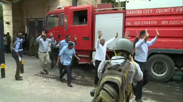 Kenya: attacco all'hotel di lusso, "sangue ovunque", morti e feriti Kenya: attacco all'hotel di lusso, "sangue ovunque", morti e feriti