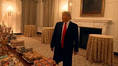 Video: Beyaz Saray'a Mc Donalds'dan 300 hamburger ısmarlayan Trump: Cebimden ödedim 