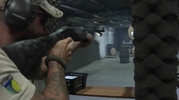 Bolsonaro facilite l'accès aux armes à feu Bolsonaro facilite l'accès aux armes à feu