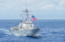 سفينة حربية أمريكية في مياه بحر الفلبين