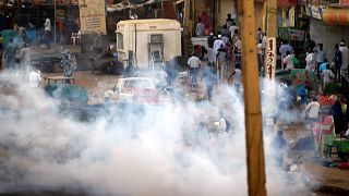 الشرطة السودانية تفرق مئات المتظاهرين مع وصول الاحتجاجات إلى كَسَلا