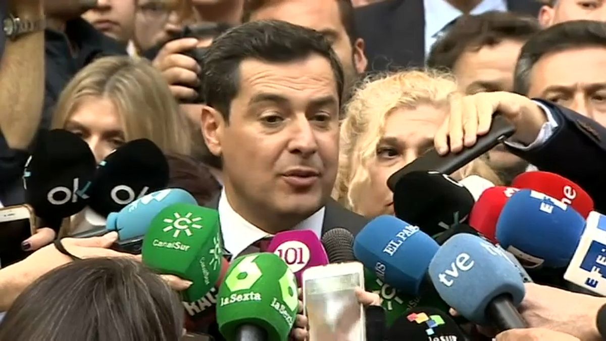 Andalusien: Rechtspartei Vox verhilft neuem Präsidenten ins Amt