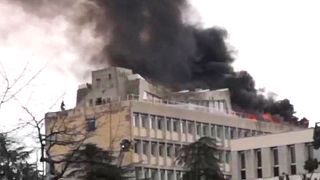Tűz és robbanások egy egyetemi kampuszon Lyonban