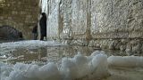 Una fuerte nevada cubre de blanco Jerusalén