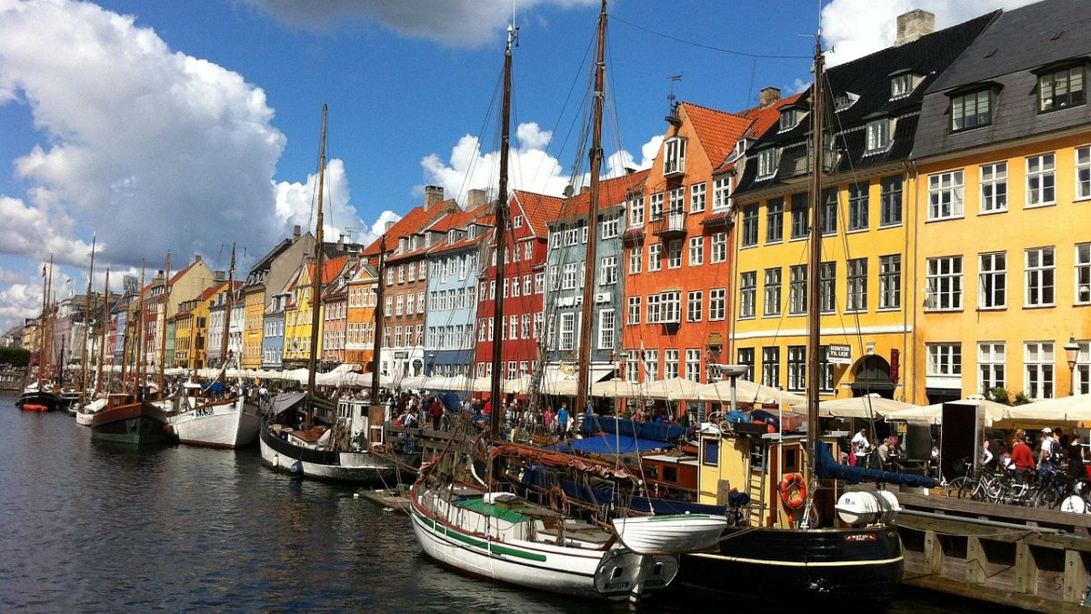 الدنمارك: أول مراسم لمنح الجنسية في ظل قانون المصافحة المثير للجدل