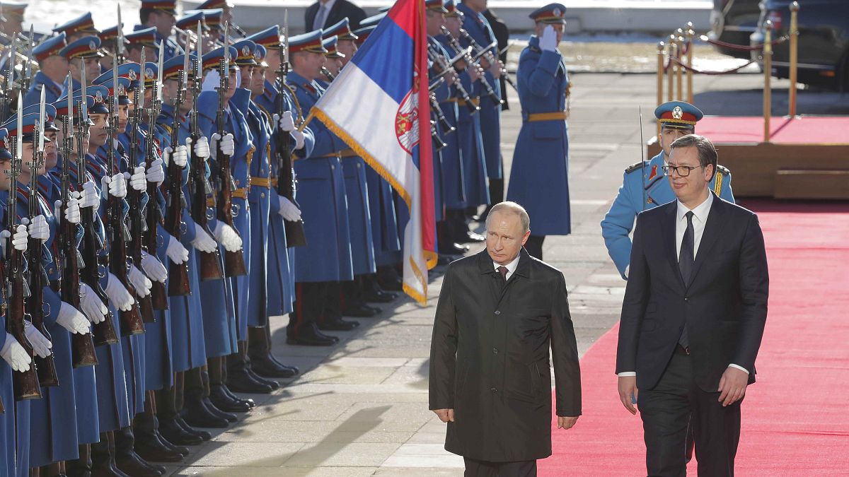 Serbia extiende la alfombra roja a Putin pese al malestar europeo