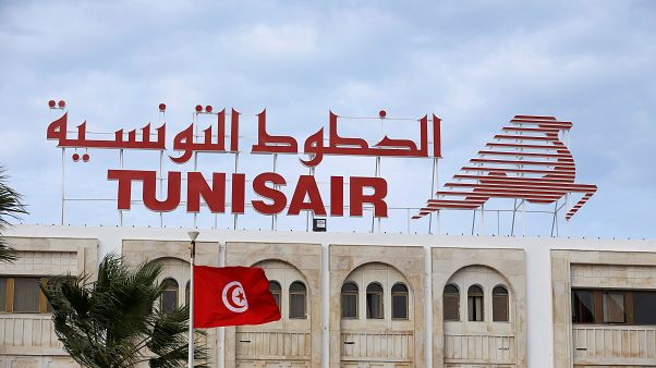 إضراب عام في تونس يشل حركة الطيران والنقل العام بالبلاد إضراب عام في تونس يشل حركة الطيران والنقل العام بالبلاد