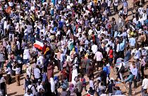 أطباء معارضون: مقتل طبيب وطفل في احتجاجات السودان