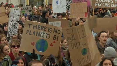 راهپیمایی هزاران دانش‌آموز بلژیکی در حمایت از محیط زیست