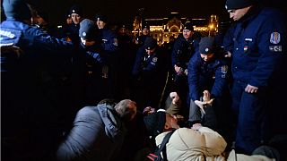 Rendőri intézkedéssel végződött a budapesti tüntetés