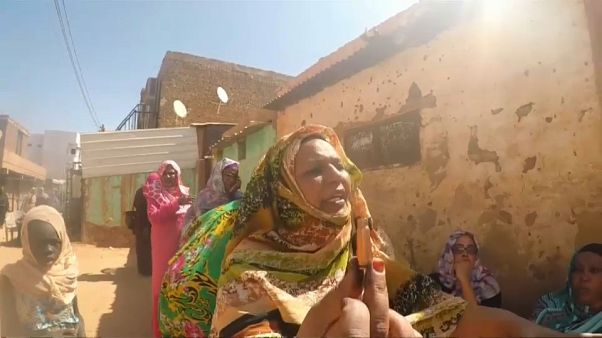 Sudan: la polizia spara contro i manifestanti Sudan: la polizia spara contro i manifestanti