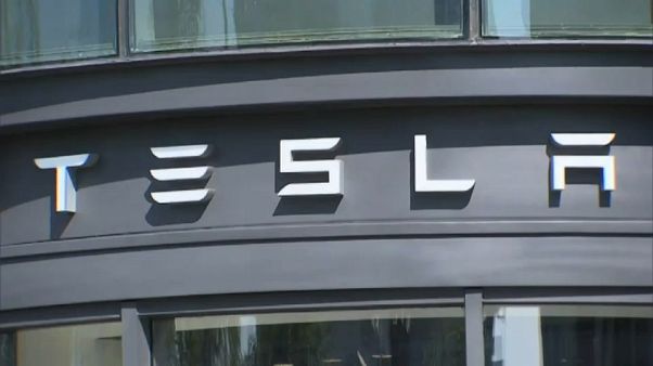 Tesla: auto meno costose, più licenziamenti Tesla: auto meno costose, più licenziamenti