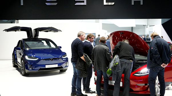 Tausende Stellen wackeln: Wie Tesla die Kurve in die Gewinnzone kriegen will Tausende Stellen wackeln: Wie Tesla die Kurve in die Gewinnzone kriegen will