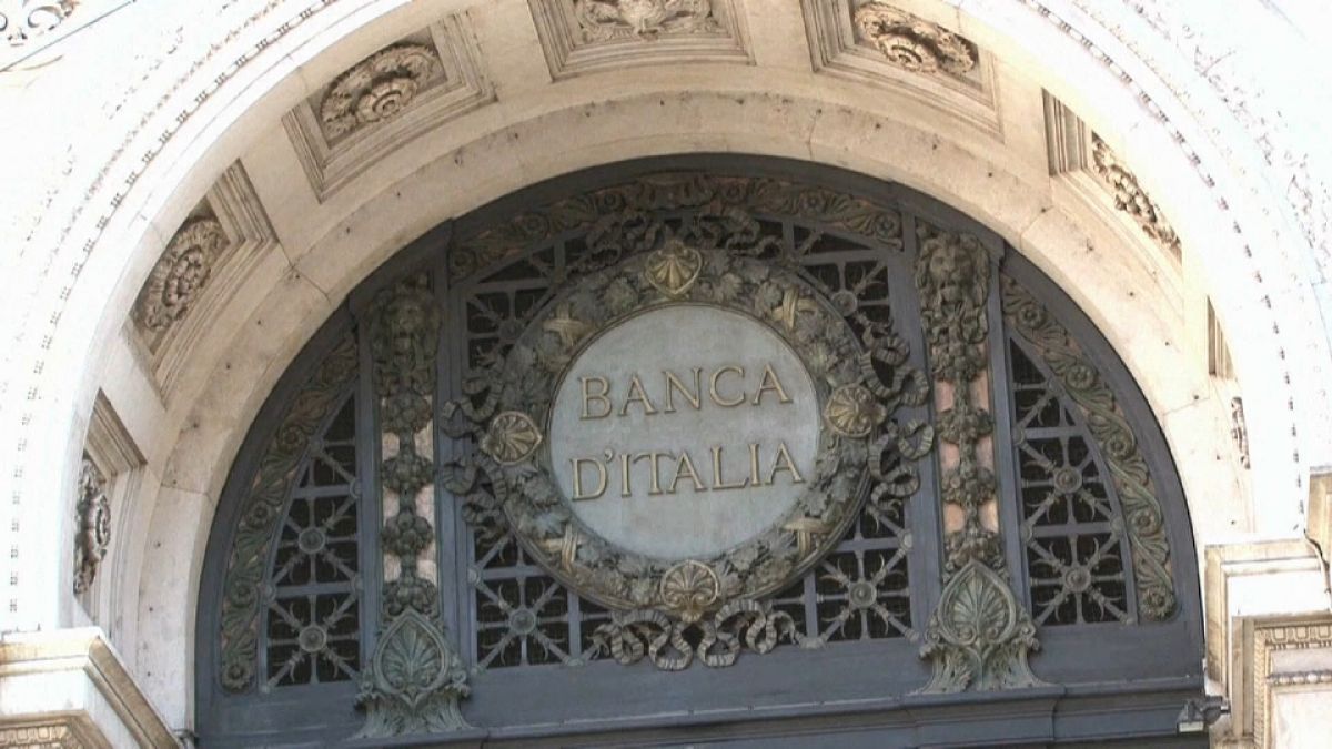 Банк Италии предупреждает о рецессии