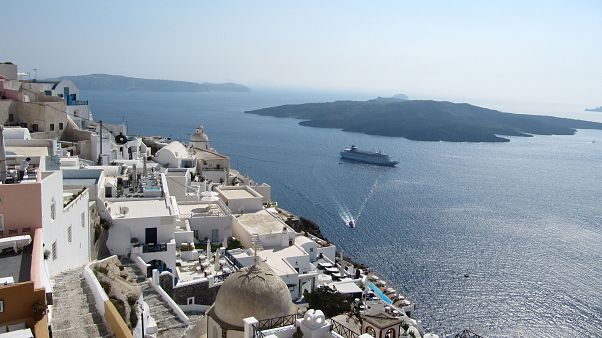 SOS από το Ευρωπαϊκό Κοινοβούλιο για τη Σαντορίνη SOS από το Ευρωπαϊκό Κοινοβούλιο για τη Σαντορίνη