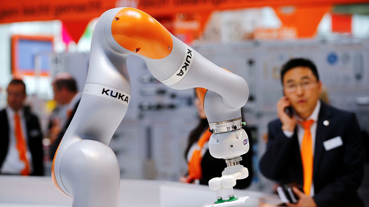  الروبوتات لا تهدد مستقبل التوظيف