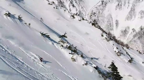 Ein Ski-Freerider am Berg Ein Ski-Freerider am Berg