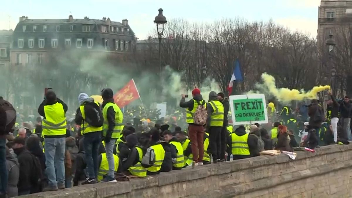 Yellow vests stage tenth Saturday of protest