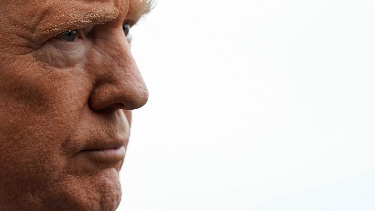 Trump'tan hakkındaki haberi yalanlayan Özel Yetkili Savcı Mueller'e takdir