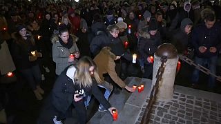 Autriche : veillée après le meurtre d'une adolescente
