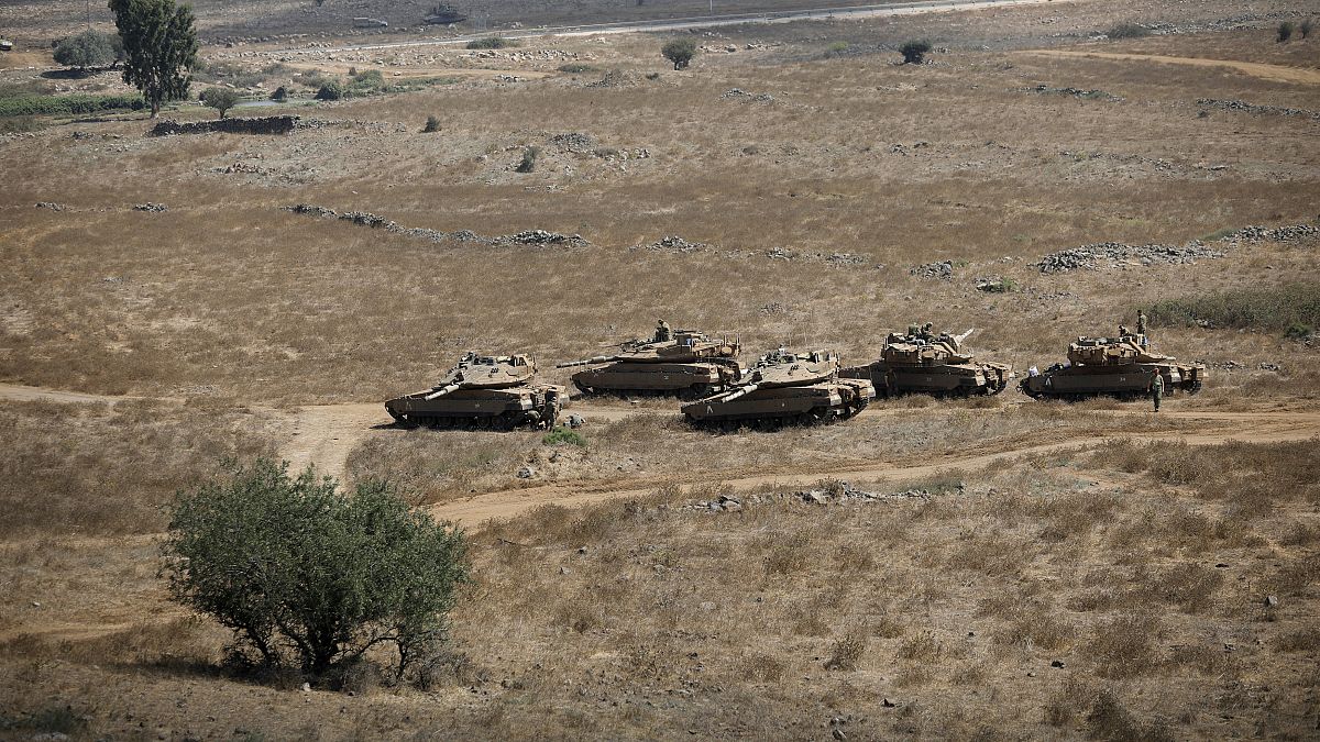 سوريا تتصدى لهجوم إسرائيلي وإسرائيل تسقط صاروخا فوق الجولان