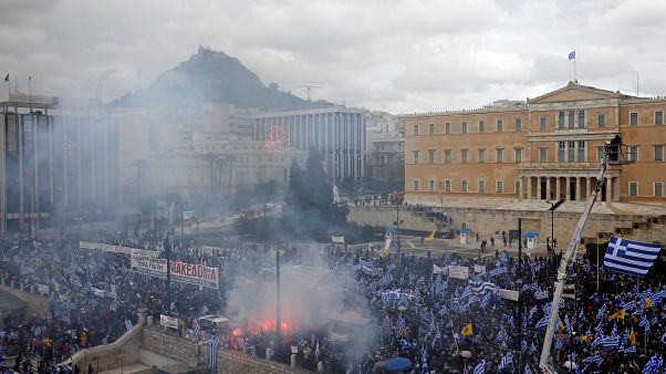 Τραυματίες στο συλλαλητήριο για τη Συμφωνία των Πρεσπών Τραυματίες στο συλλαλητήριο για τη Συμφωνία των Πρεσπών