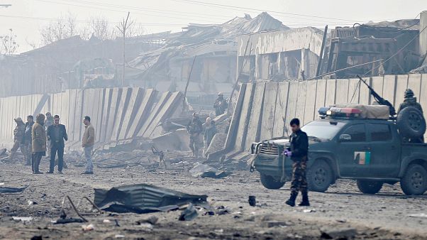 Afganistan'da valiye bombalı saldırı Afganistan'da valiye bombalı saldırı