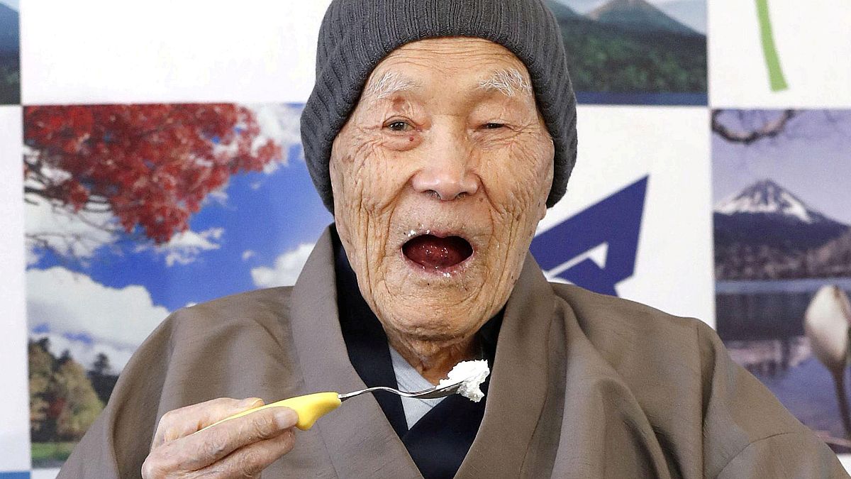 В Японии умер самый старый в мире мужчина