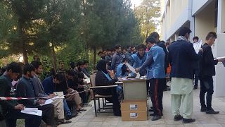 احزاب به حکومت افغانستان و جامعه جهانی: برگزاری انتخابات ریاست جمهوری  را به شرکت خصوصی بسپارید