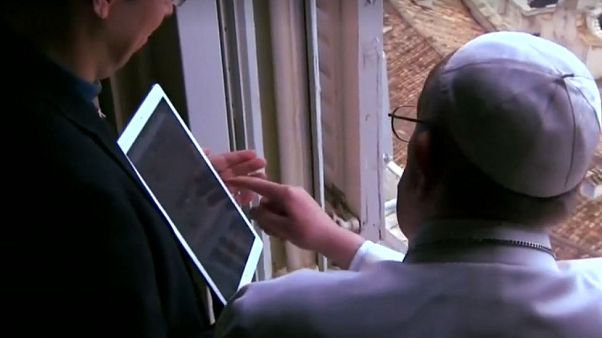Papa ceplere girdi: Bir aplikasyon kadar uzak Papa ceplere girdi: Bir aplikasyon kadar uzak