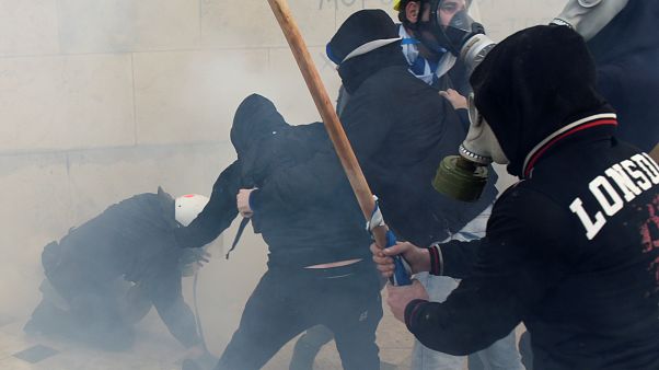 Στα «χαρακώματα» κυβέρνηση και αντιπολίτευση για τα επεισόδια Στα «χαρακώματα» κυβέρνηση και αντιπολίτευση για τα επεισόδια